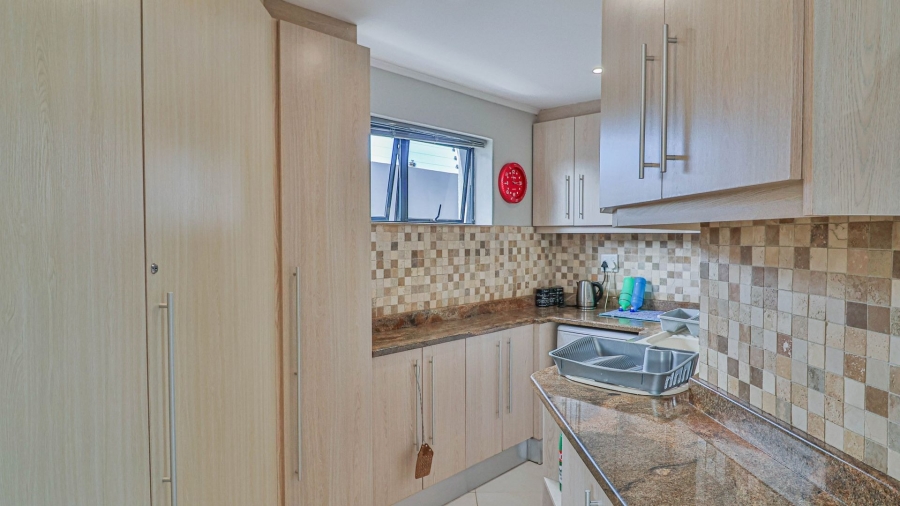 4 Bedroom Property for Sale in Perlemoenbaai Western Cape